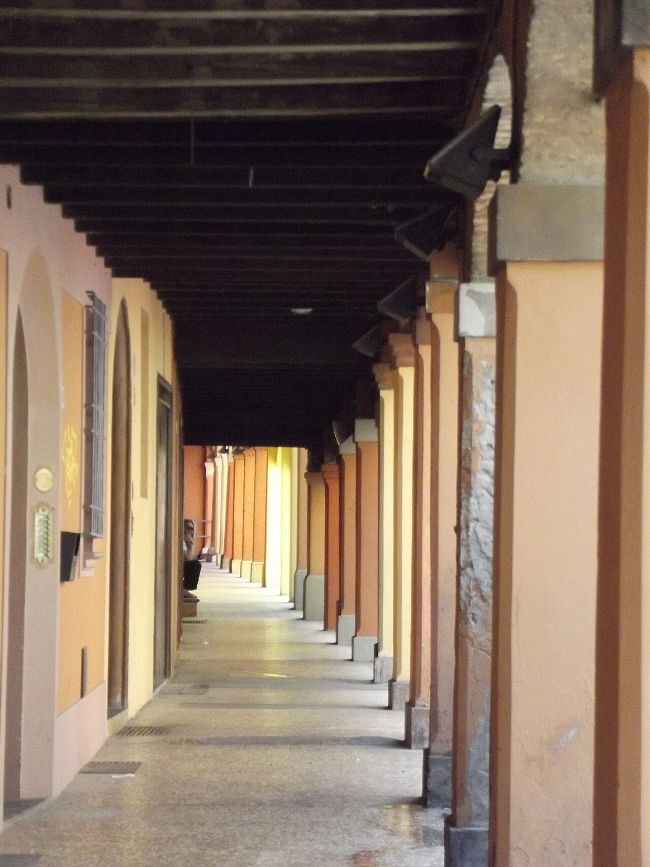 Portici di una città italiana